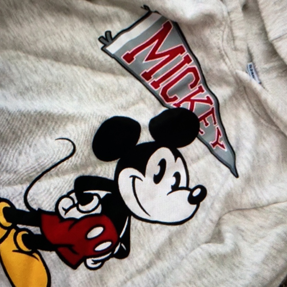 Simple Disney Mickey long sleeve shirt